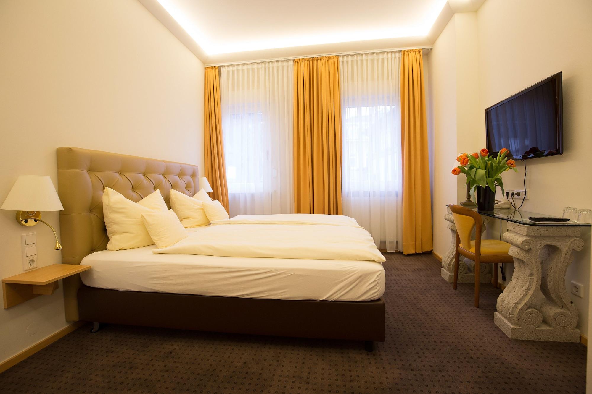 Hotel Heidelberger Hof Bagian luar foto