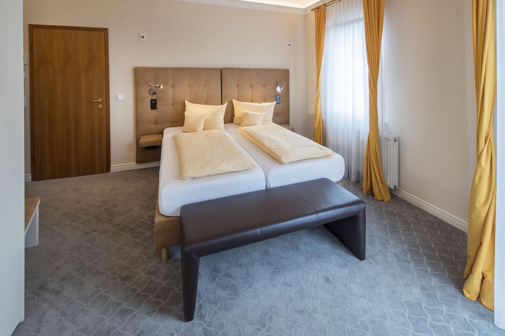 Hotel Heidelberger Hof Bagian luar foto