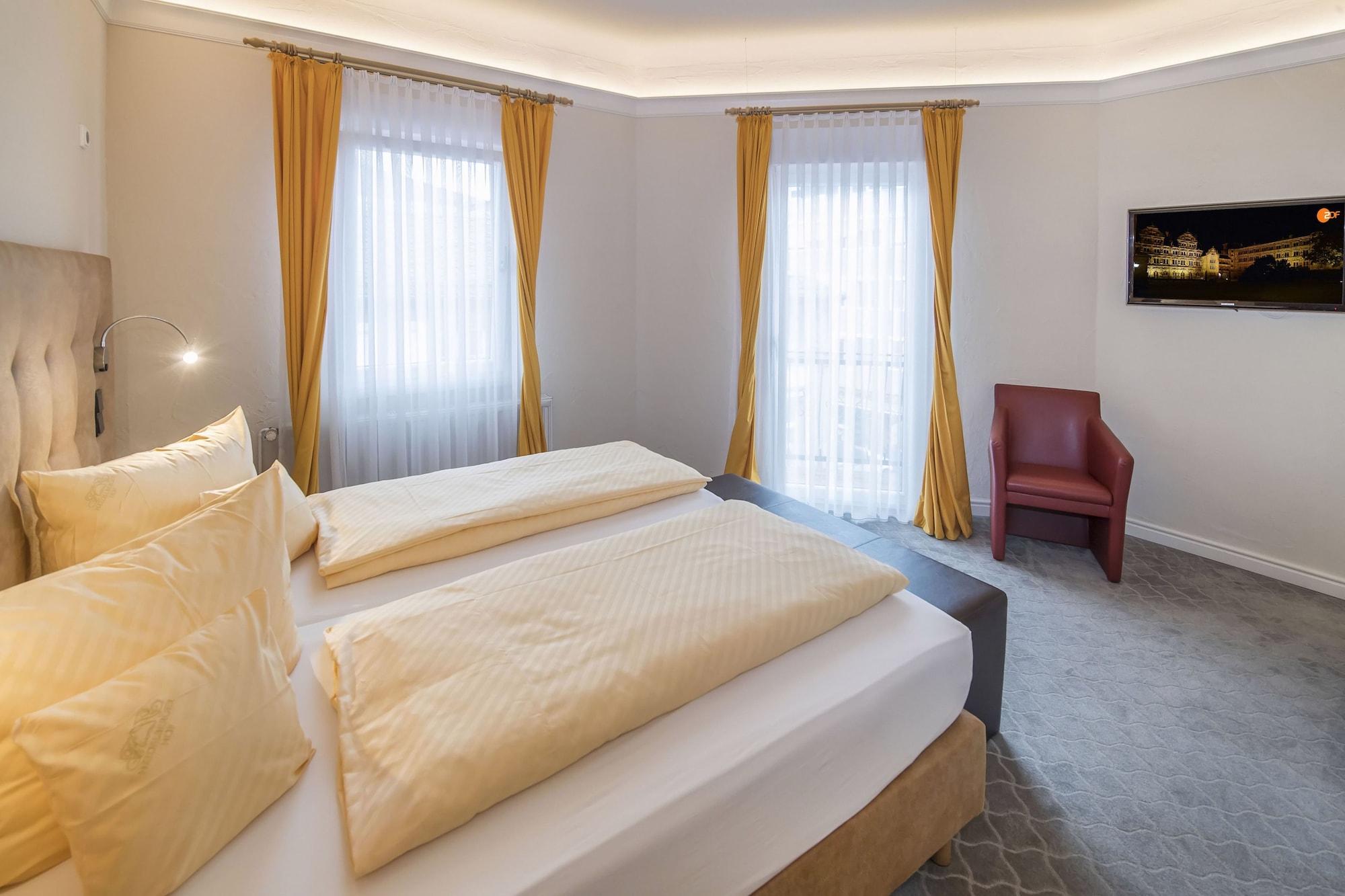 Hotel Heidelberger Hof Bagian luar foto