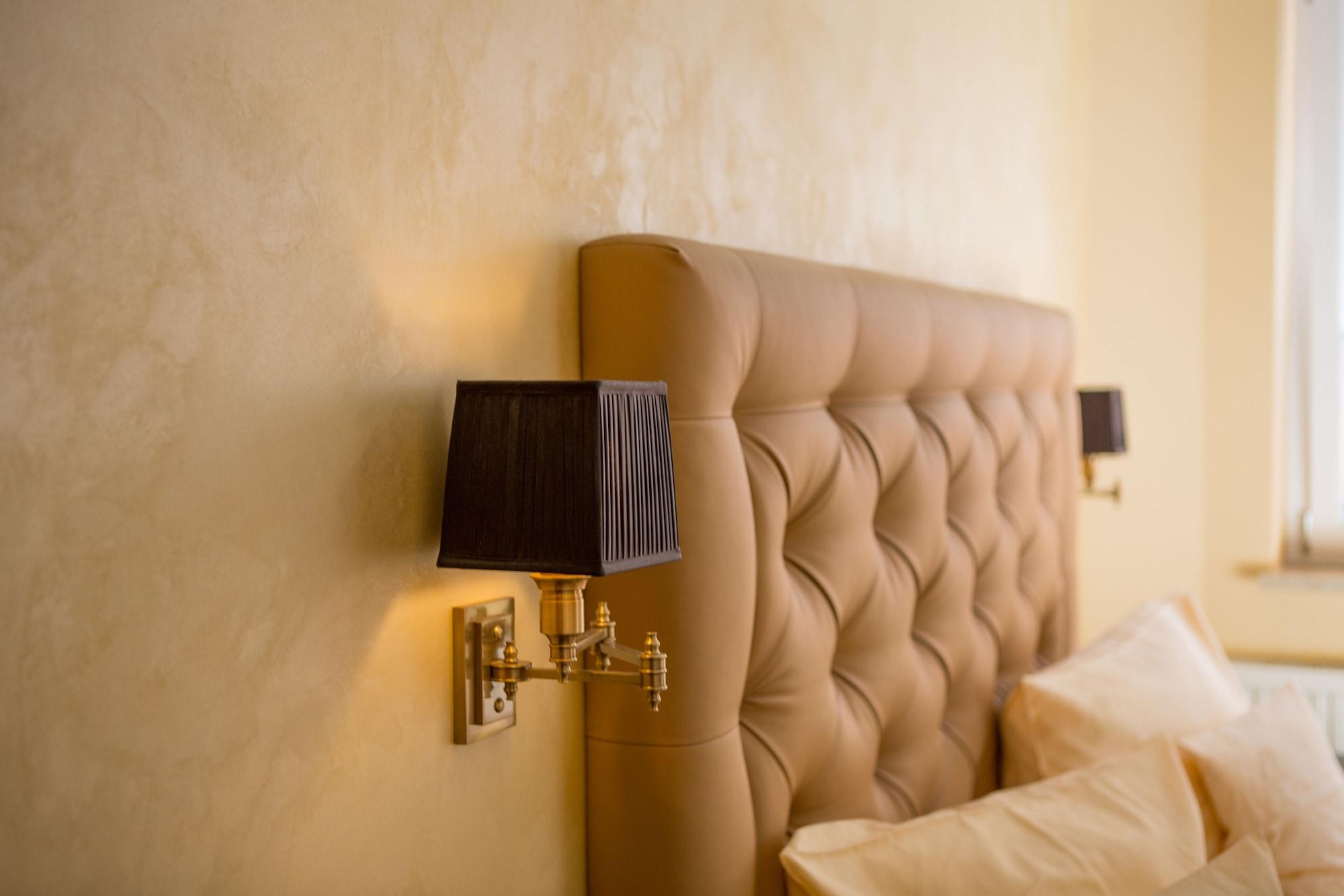 Hotel Heidelberger Hof Bagian luar foto