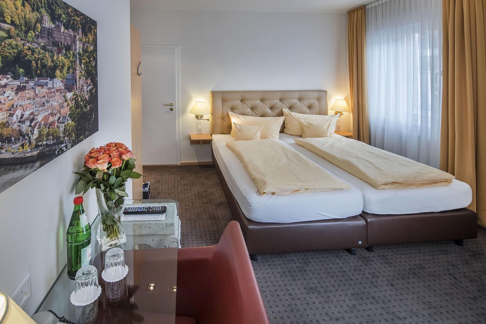 Hotel Heidelberger Hof Bagian luar foto