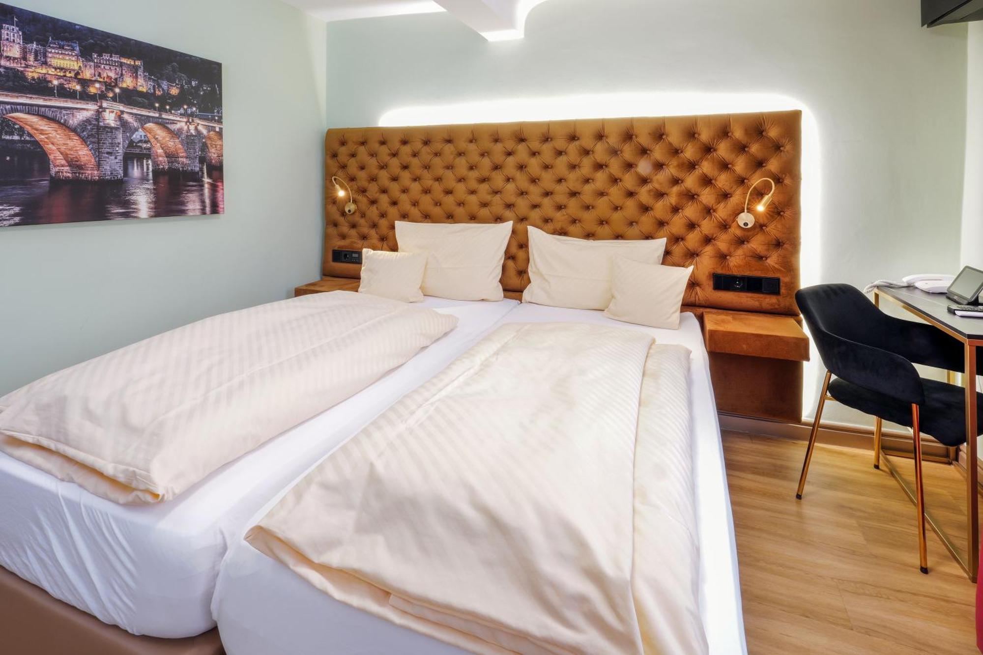 Hotel Heidelberger Hof Bagian luar foto